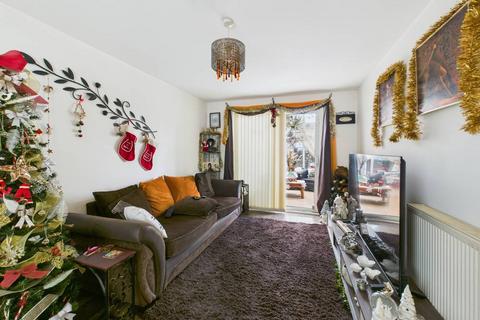 3 bedroom terraced house for sale, Sheldon Close, Bransholme, Hull, HU7 4RT