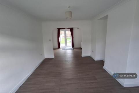 undefined, George Crescent, London, N10