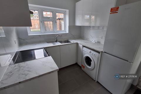 undefined, George Crescent, London, N10