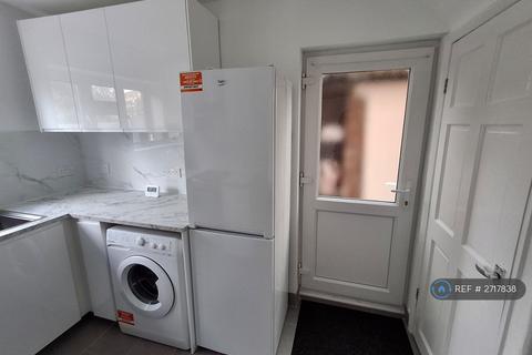 undefined, George Crescent, London, N10