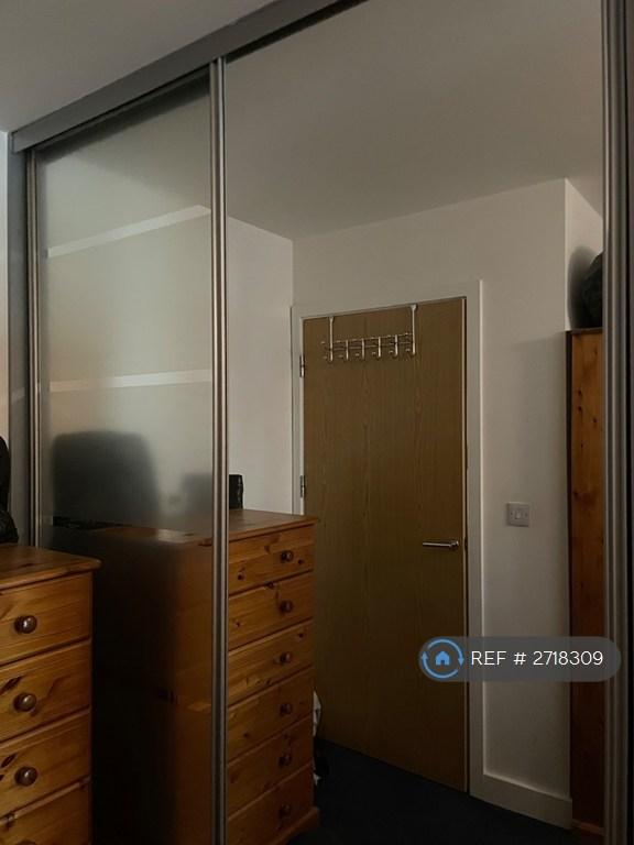 Bedroom With Built In Large Wardrobe