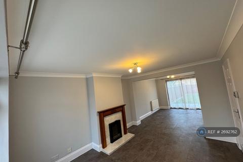 3 bedroom semi-detached house to rent, Lexington Close, Borehamwood, WD6