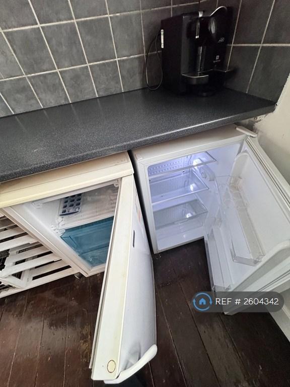 Kitchen Fridge/Freezer