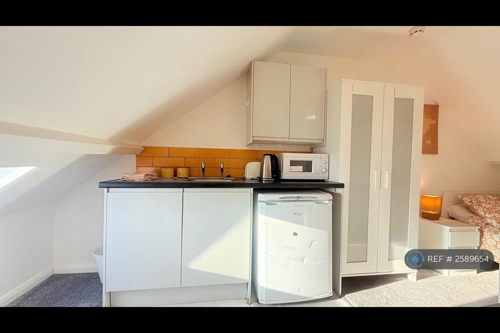 Room 5 - Double Ensuite Studio, Single Occupancy