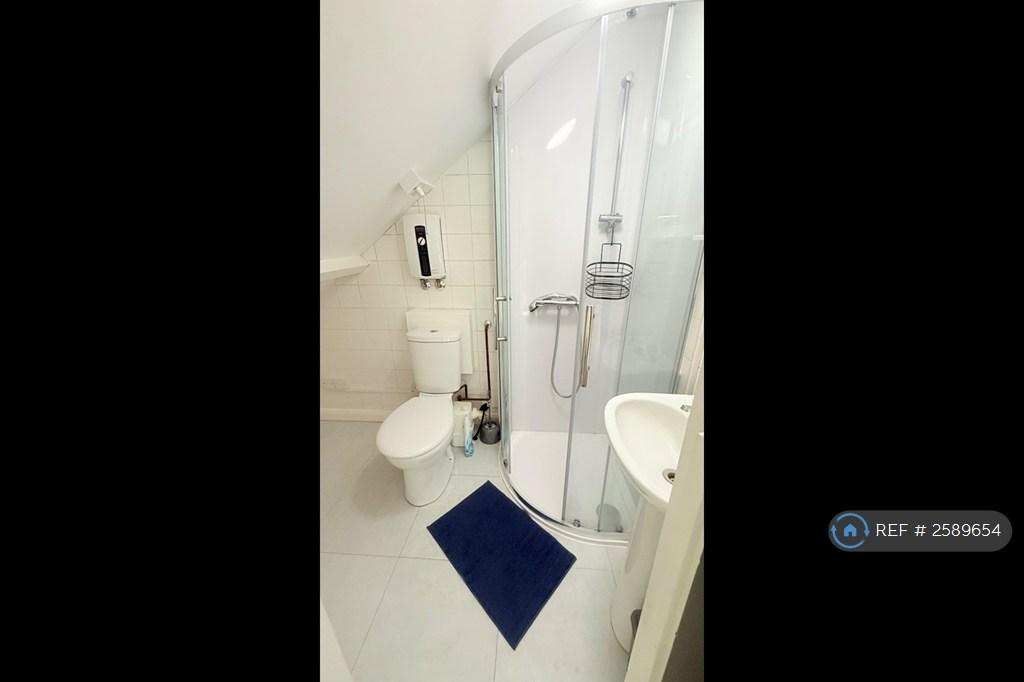 Room 5 - Ensuite Shower Room
