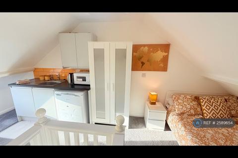 1 bedroom in a house share to rent, Queens Walk, Peterborough, PE2