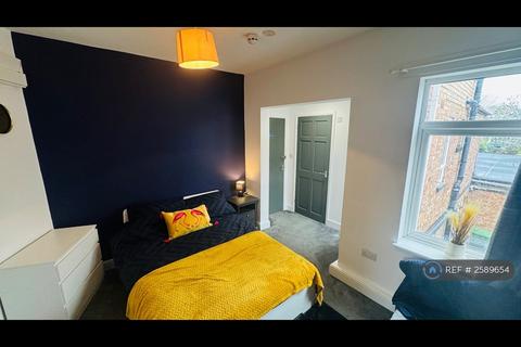 1 bedroom in a house share to rent, Queens Walk, Peterborough, PE2