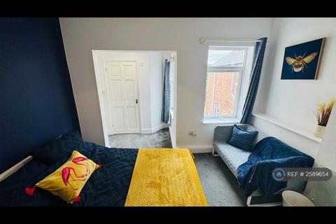 1 bedroom in a house share to rent, Queens Walk, Peterborough, PE2