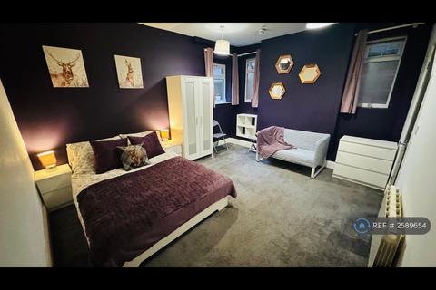 1 bedroom in a house share to rent, Queens Walk, Peterborough, PE2