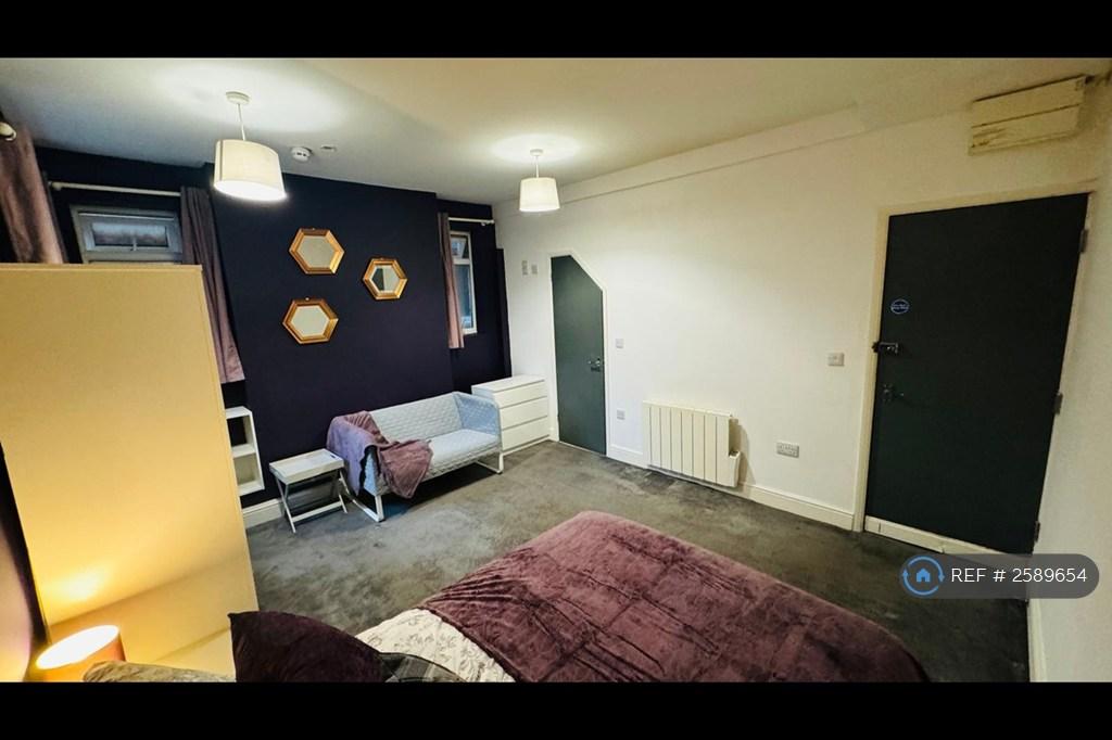 Bedroom 1-g/f Double Ensuite Room-Single Occupancy