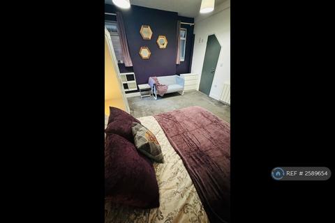 1 bedroom in a house share to rent, Queens Walk, Peterborough, PE2