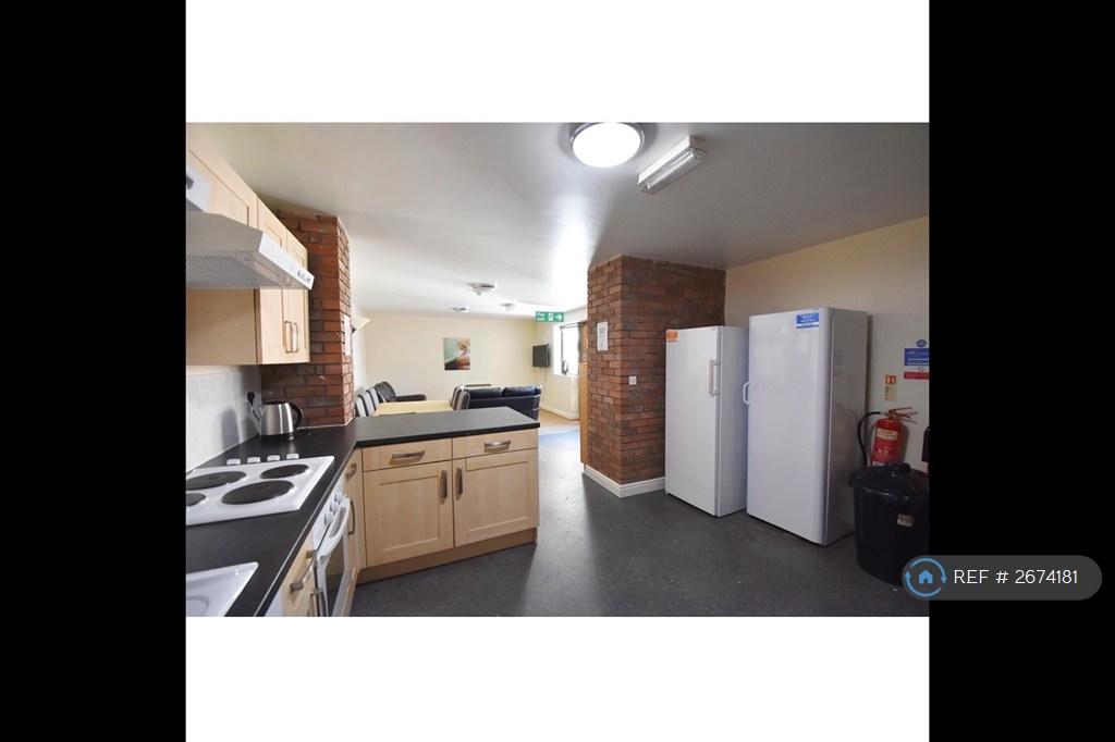 Communal Lounge/Kitchen