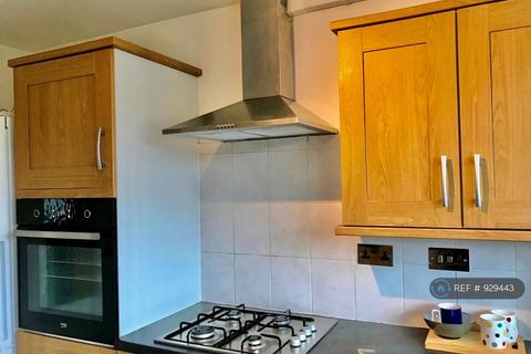 3 bedroom maisonette to rent, Thornton Way, Cambridge, CB3