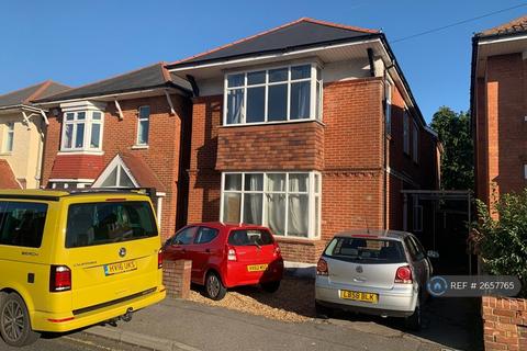 7 bedroom detached house to rent, Bengal Road, Bournemouth, BH9