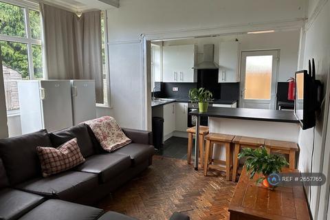 7 bedroom detached house to rent, Bengal Road, Bournemouth, BH9