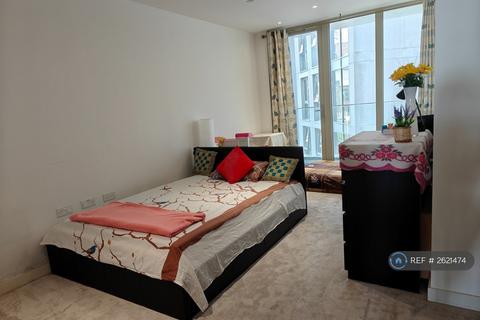 2 bedroom flat to rent, Liner House, London, E16
