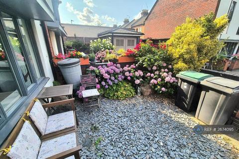 2 bedroom terraced house to rent, Leverton Close, London, N22