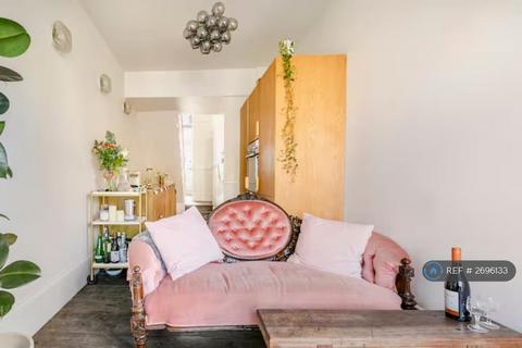 4 bedroom terraced house to rent, Dunlace Road, London, E5