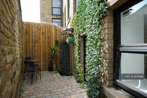 1 bedroom flat to rent, Tudor House, Brighouse, HD6