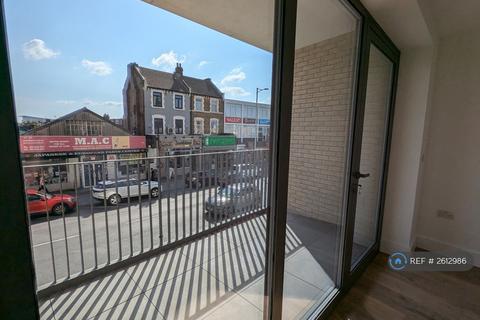 2 bedroom flat to rent, Oto Tower, Ilford, IG3
