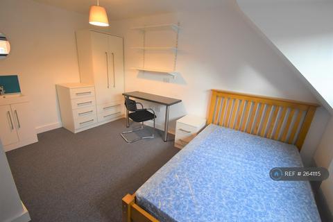 undefined, Hillside Court, Reading, RG1