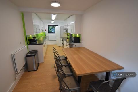 undefined, Hillside Court, Reading, RG1
