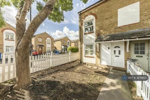 2 bedroom maisonette to rent, Wordsworth Road, London, SE1