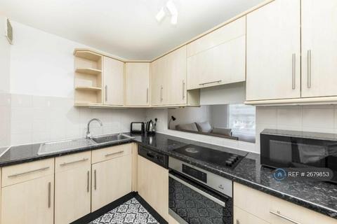 2 bedroom maisonette to rent, Wordsworth Road, London, SE1