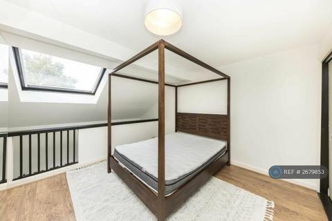 2 bedroom maisonette to rent, Wordsworth Road, London, SE1
