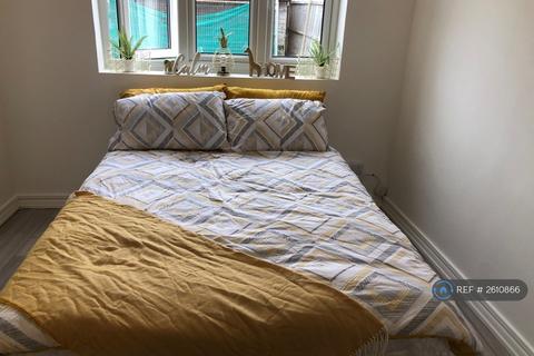 1 bedroom in a house share to rent, Charterhouse Avenue, Wembley, HA0