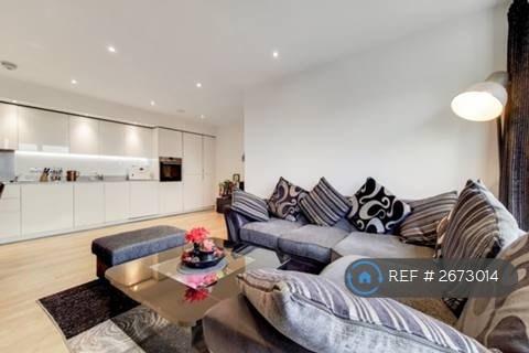 2 bedroom flat to rent, Lyon Road, Harrow, HA1