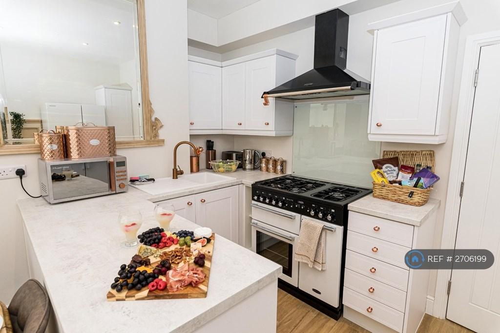 Lounge/Kitchen