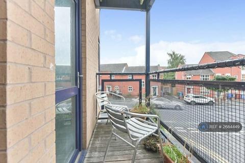 2 bedroom flat to rent, Chichester Road South, Hulme, Manchester, M15