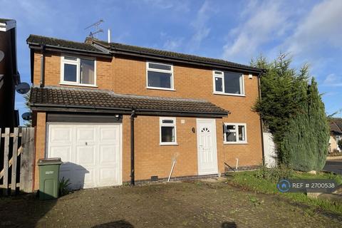 4 bedroom detached house to rent, Eskdale Close, Oadby, Leicester, LE2