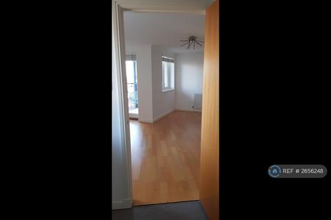 3 bedroom flat to rent, Ocean Drive, Edinburgh, EH6