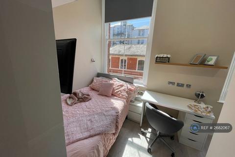 Studio to rent, Broad Street, Nottingham, NG1