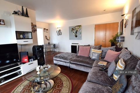2 bedroom flat to rent, Riverview Court, London, E14