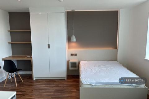 1 bedroom flat to rent, Chester Road, Manchester, M16