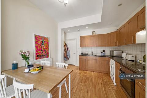 2 bedroom flat to rent, Wendell Road, London, W12