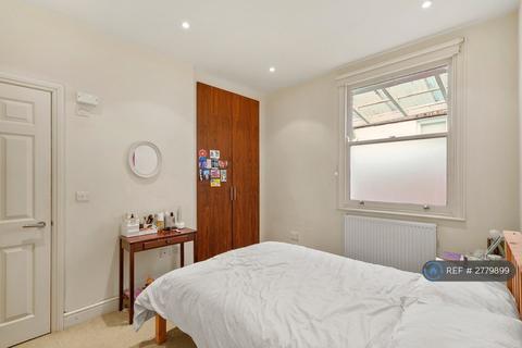 2 bedroom flat to rent, Wendell Road, London, W12