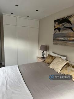 2 bedroom flat to rent, Stronsa Road, London, W12