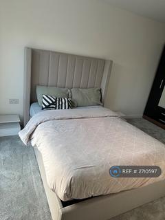 1 bedroom in a house share to rent, Limestone Drive, Northfleet, DA11