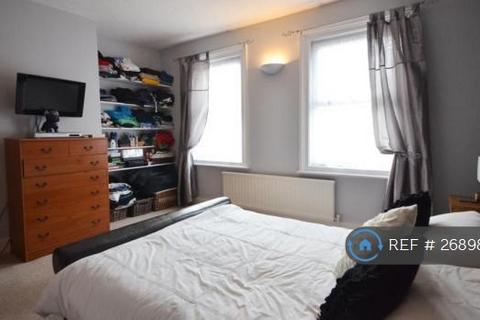 2 bedroom terraced house to rent, Newport Road, Reading, RG1