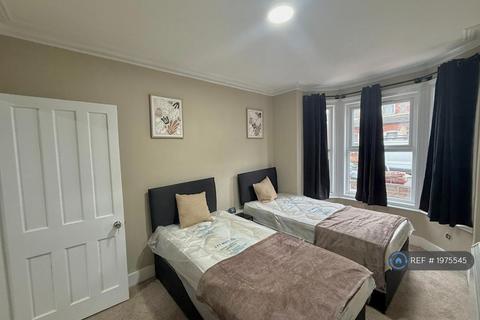 1 bedroom flat to rent, Curzon Street, Reading, RG30