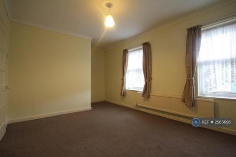 3 bedroom semi-detached house to rent, Weoley Avenue, Birmingham, B29