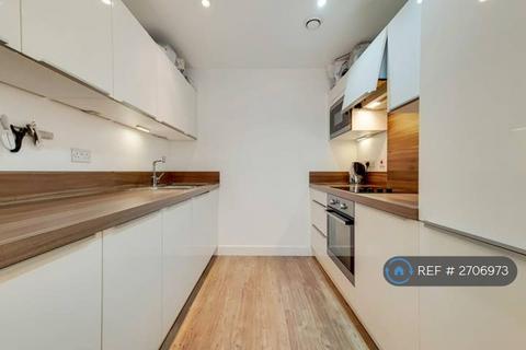 2 bedroom flat to rent, Milles Square, London, SW9