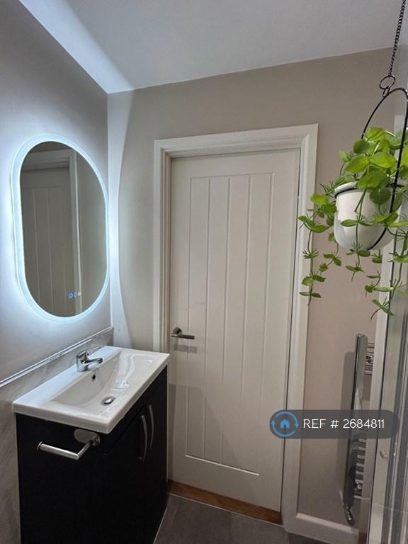 Bedroom 2 -En-Suite