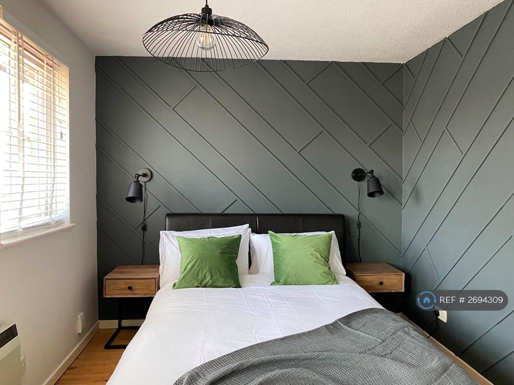 Double Bedroom With Fitted Wardrobe