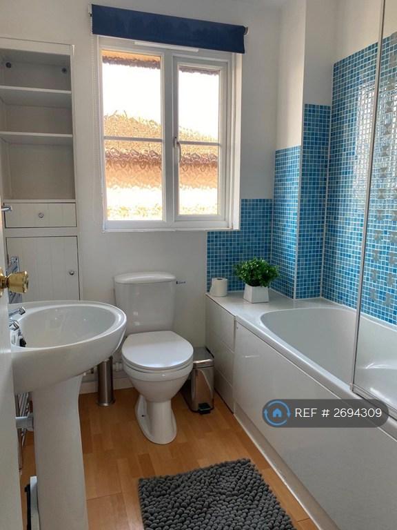 Batrhoom With Bath/Shower