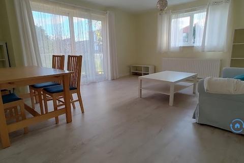 2 bedroom flat to rent, Mayfair Court, London, SW19